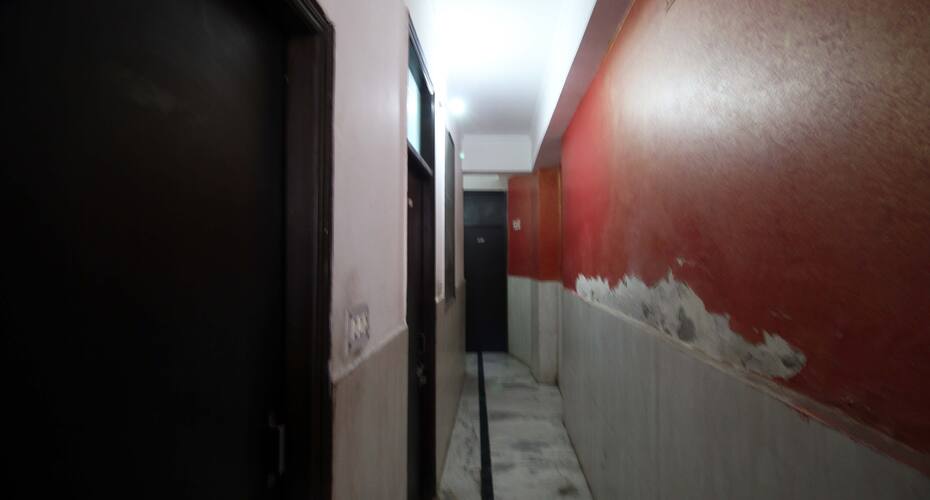 Hotel Double R, New Delhi 5
